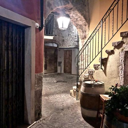 Apartment Del Pescatore Torri Del Benaco Bagian luar foto