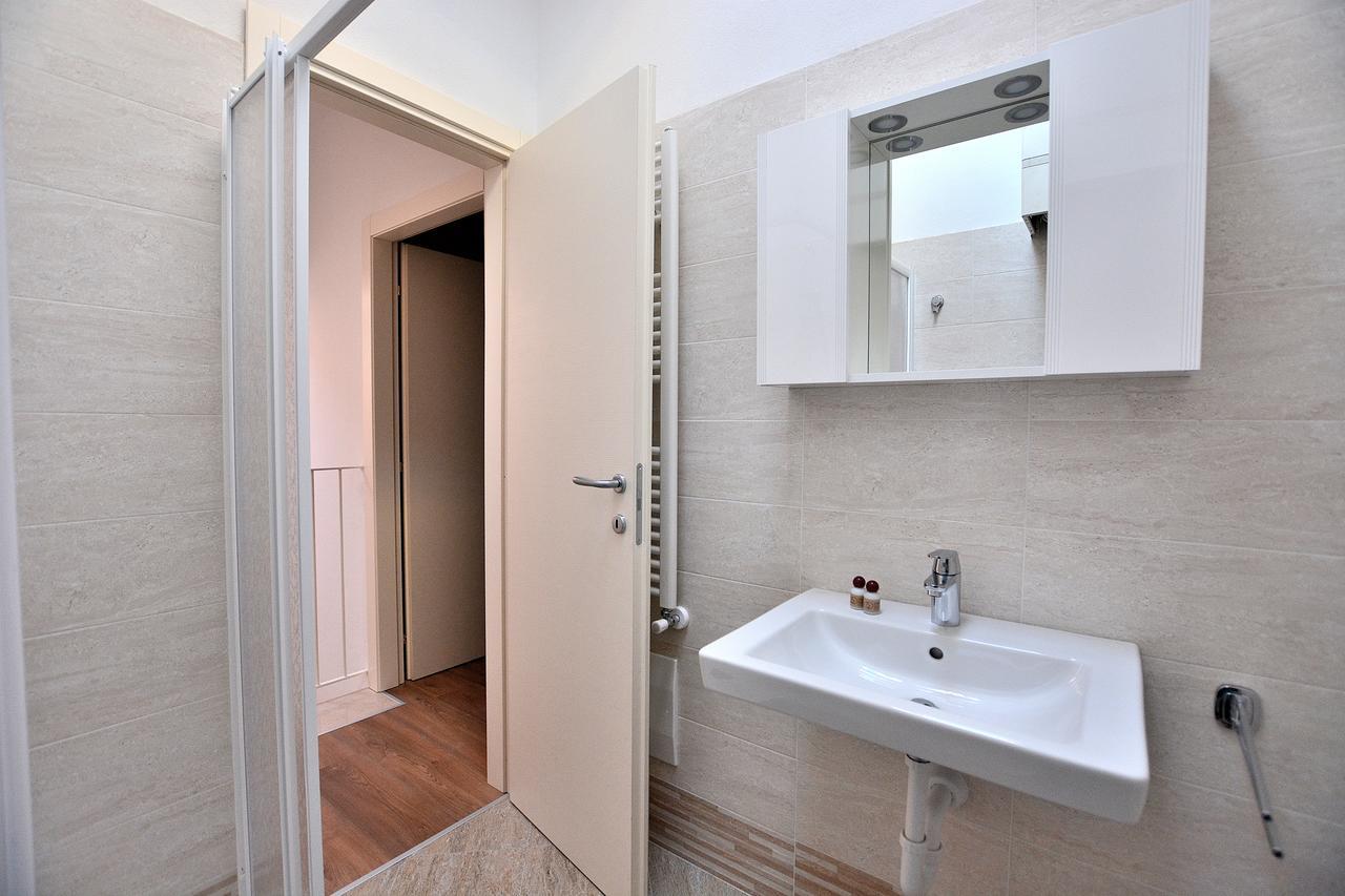 Apartment Del Pescatore Torri Del Benaco Bagian luar foto