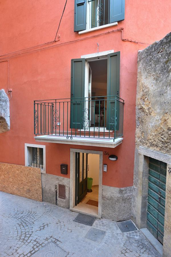 Apartment Del Pescatore Torri Del Benaco Bagian luar foto