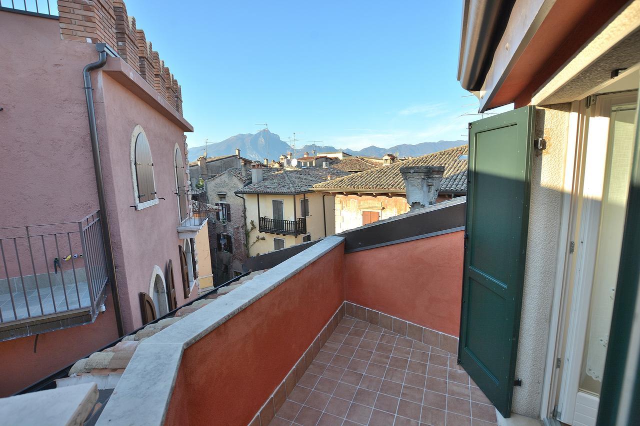 Apartment Del Pescatore Torri Del Benaco Bagian luar foto
