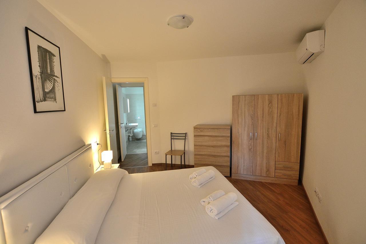 Apartment Del Pescatore Torri Del Benaco Bagian luar foto