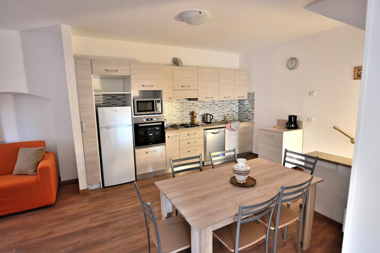 Apartment Del Pescatore Torri Del Benaco Bagian luar foto