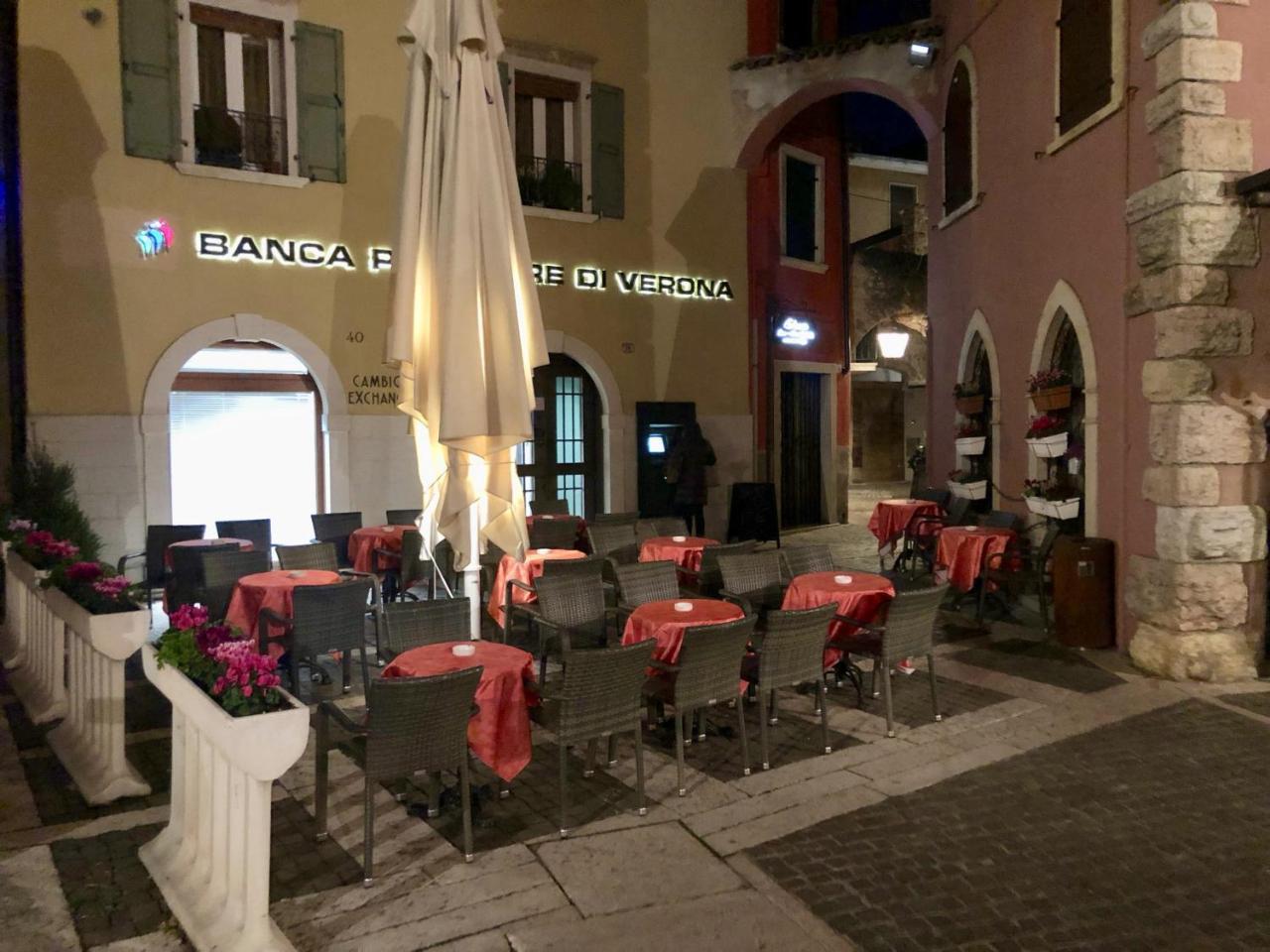 Apartment Del Pescatore Torri Del Benaco Bagian luar foto
